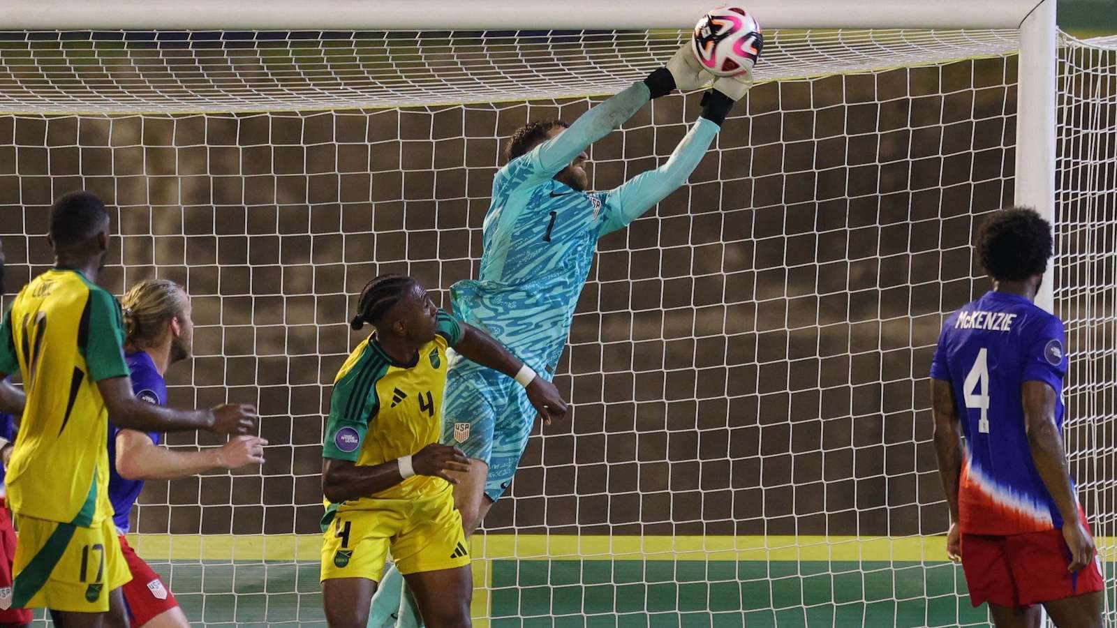 球迷极具热 球迷极具热